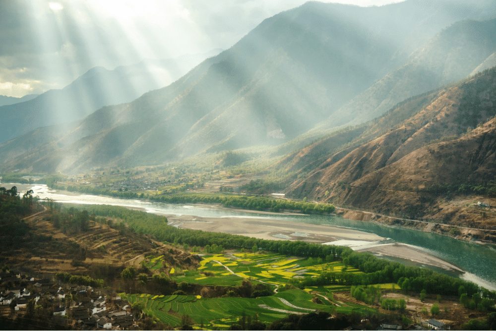China, first curve of yangtze river, Lijiang